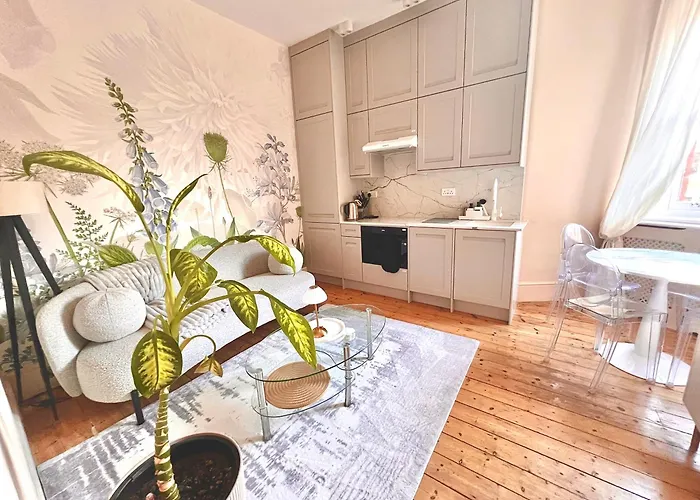 Battersea Park & Power Station Elegant 2-Bed