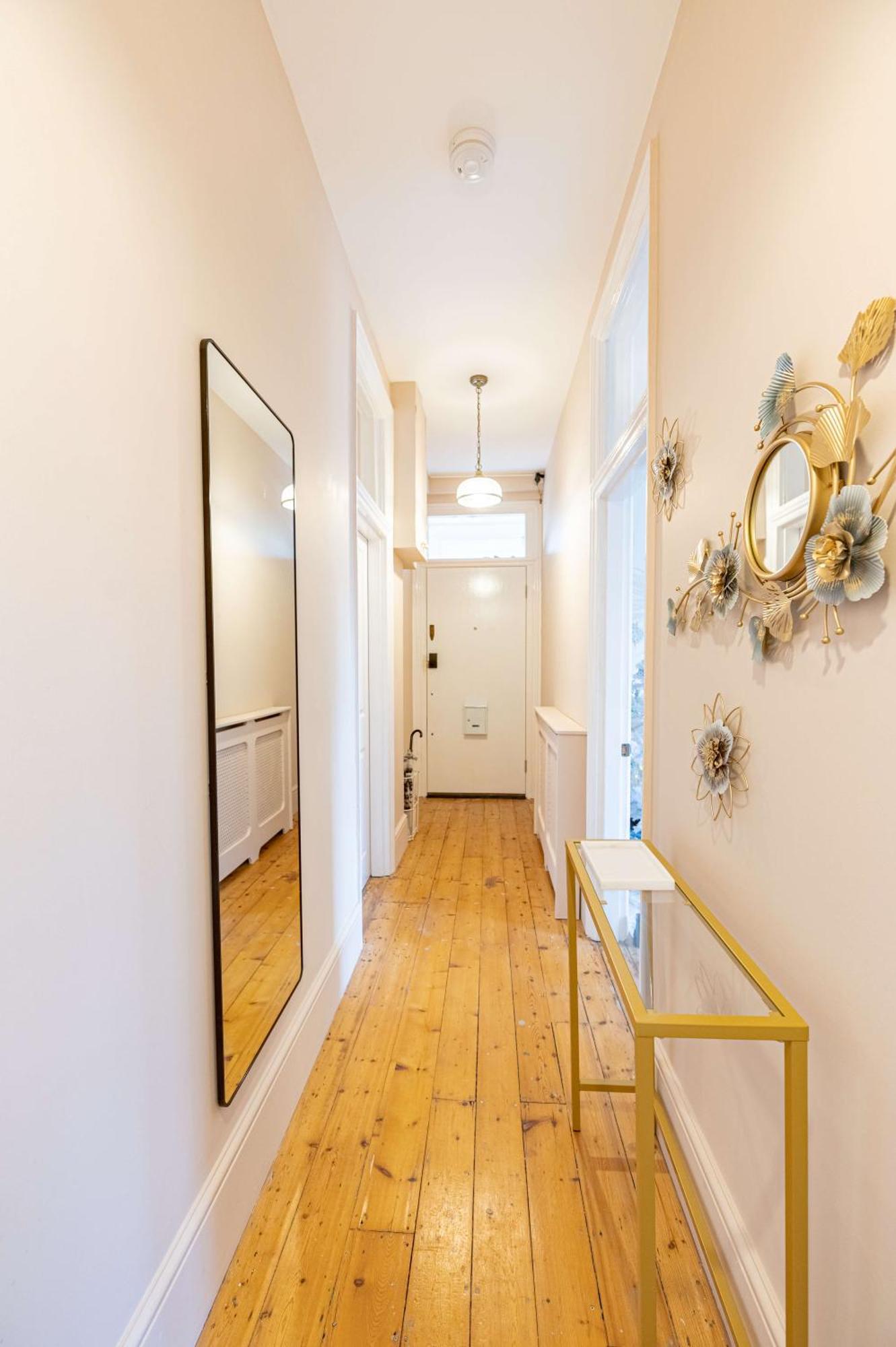Battersea Park & Power Station Elegant 2-bed